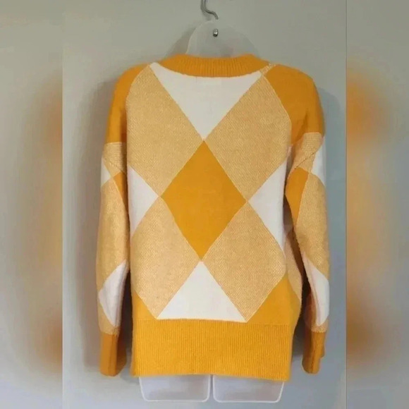 Lyla & Luxe Mango (yellow)/White Carter Check Sweater, size XS - Picture 8 of 9